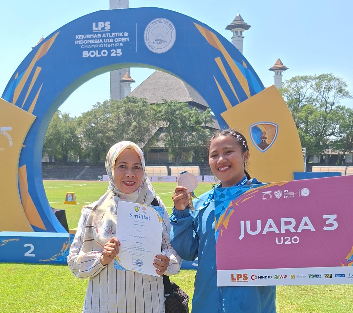 Putri Nadia Tolak peluru